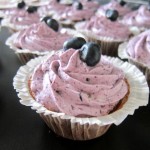Süße Fruchtzwerge: Topping für Heidelbeer-Cupcakes